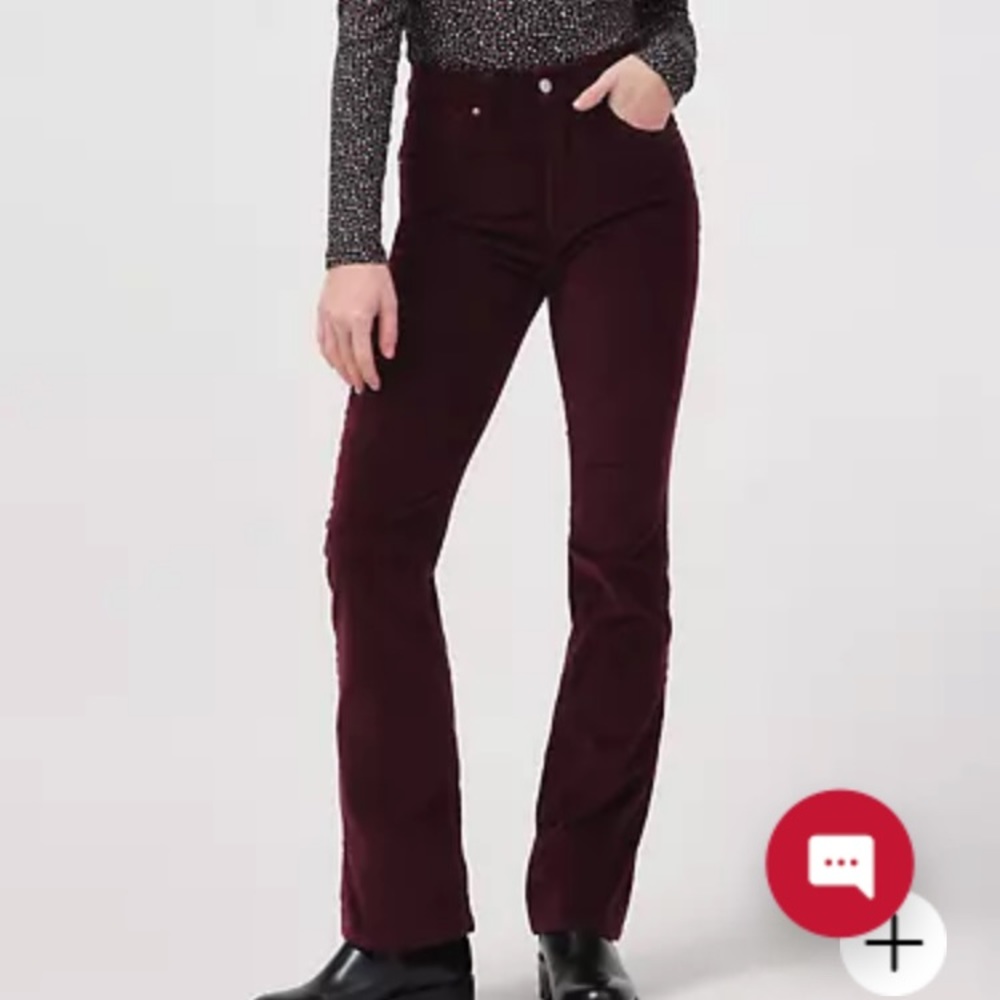 Levi’s 725 high-rise bootcut corduroy pants in Malbex.